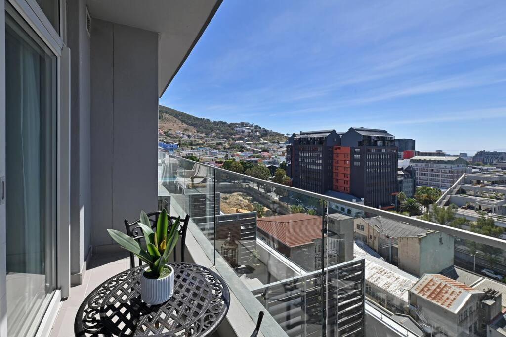 Naalia - The Sentinel Appartement Kaapstad Buitenkant foto